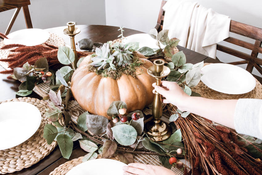 3 Must-Haves for Your Thanksgiving Table // Thanksgiving table must-haves