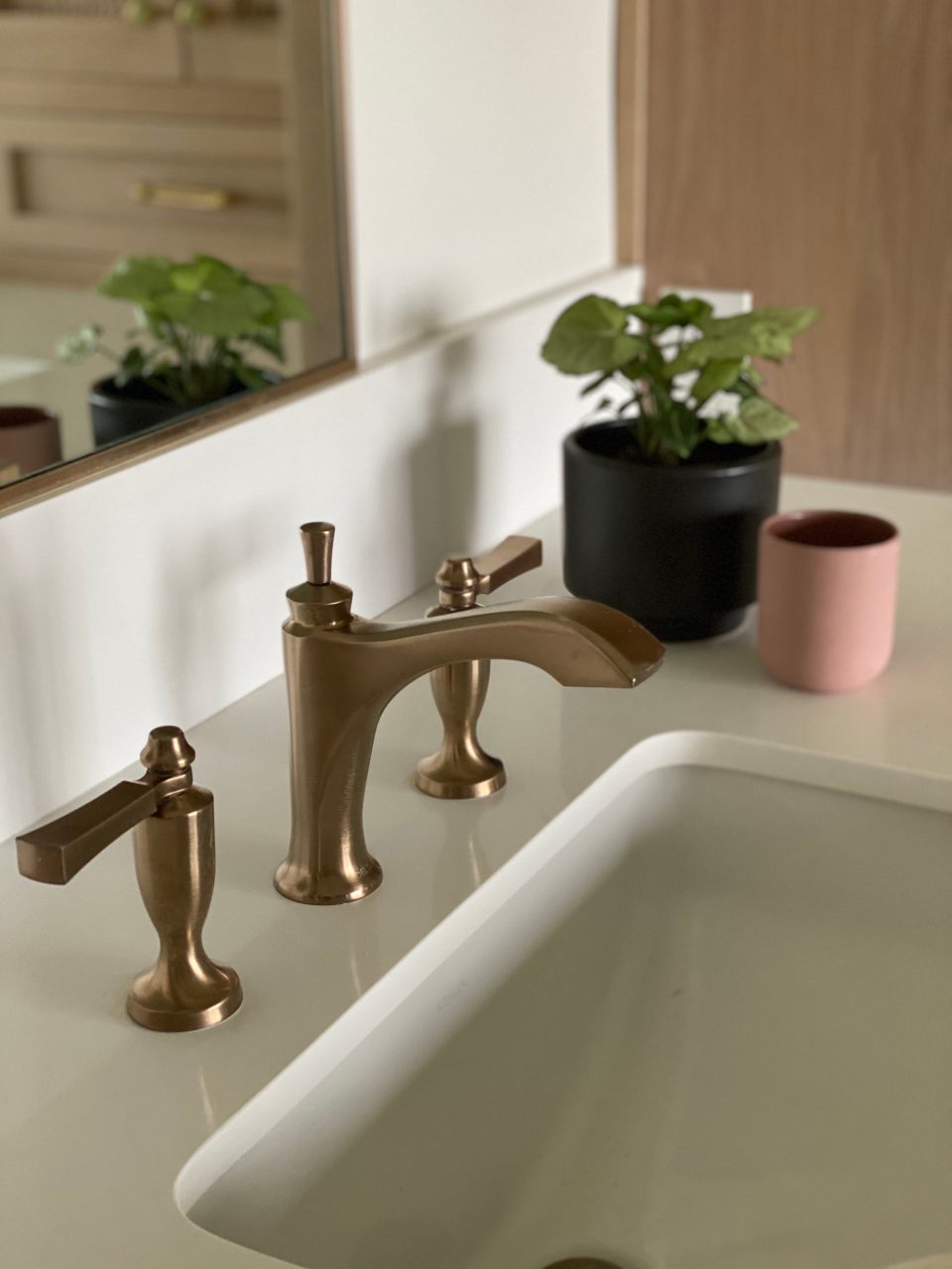 The Dorval faucet with lever handles, up close
