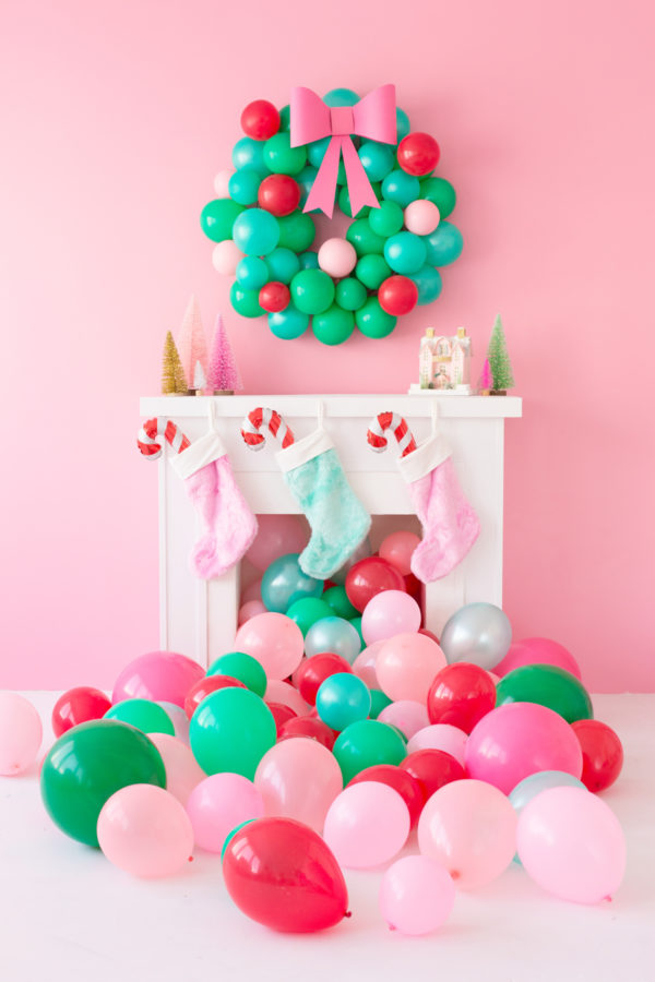 DIY Christmas Balloon Wreath