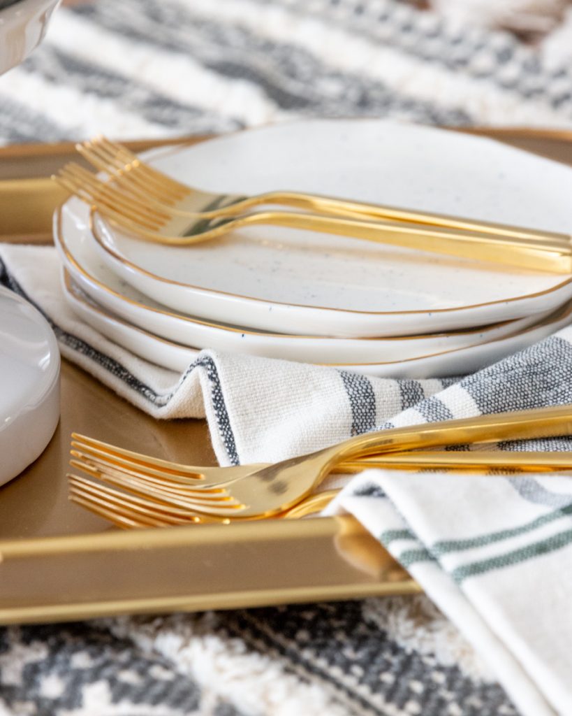 holiday dining tablescape tips 